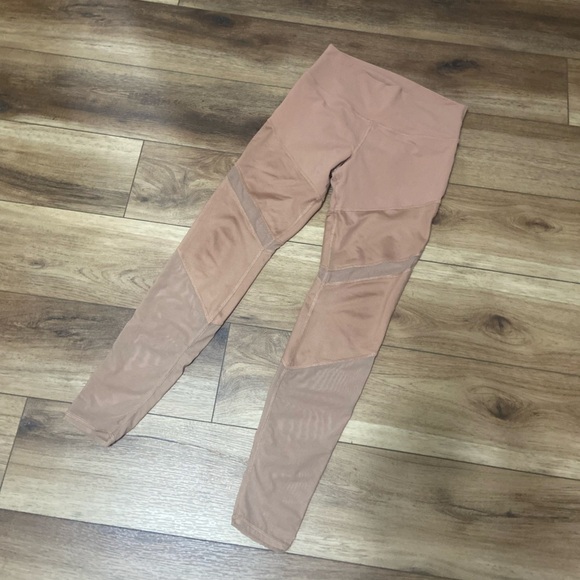 ALO Yoga Sheila High Waist Leggings in Henna EUC size M - Picture 4 of 5